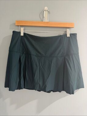 lululemon athletica dark green pleated skort
